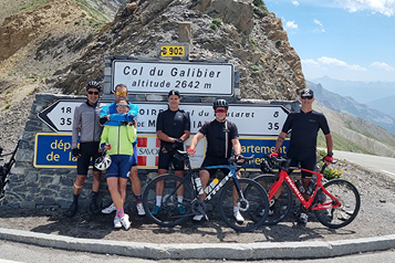 Séjour sportif à vélo avec un groupe d'amis